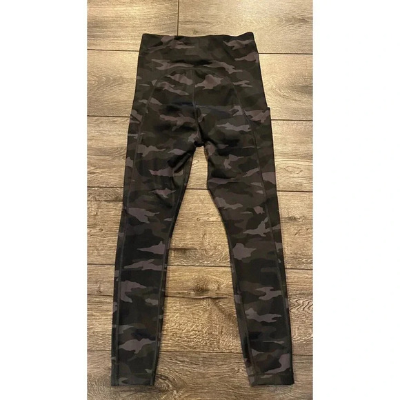 Athleta Ultimate Camo 7/8 Tight Gray Black Extra Small XS - Picture 3 of 4